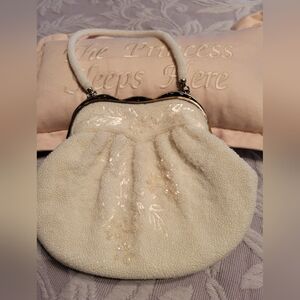 Elegant Vintage Cream Beaded Women's Bag